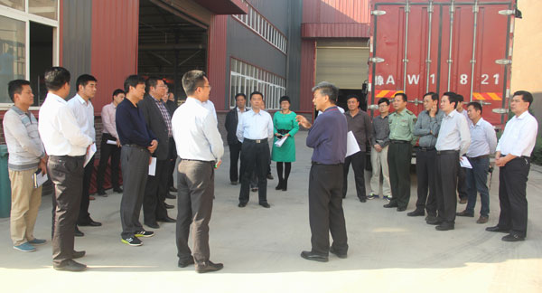 2015年10月20日，信陽市平橋區四大家領導帶領觀摩團到我公司參觀指導工作，區委王書記就我公司情況給予高度肯定并作重要講話。